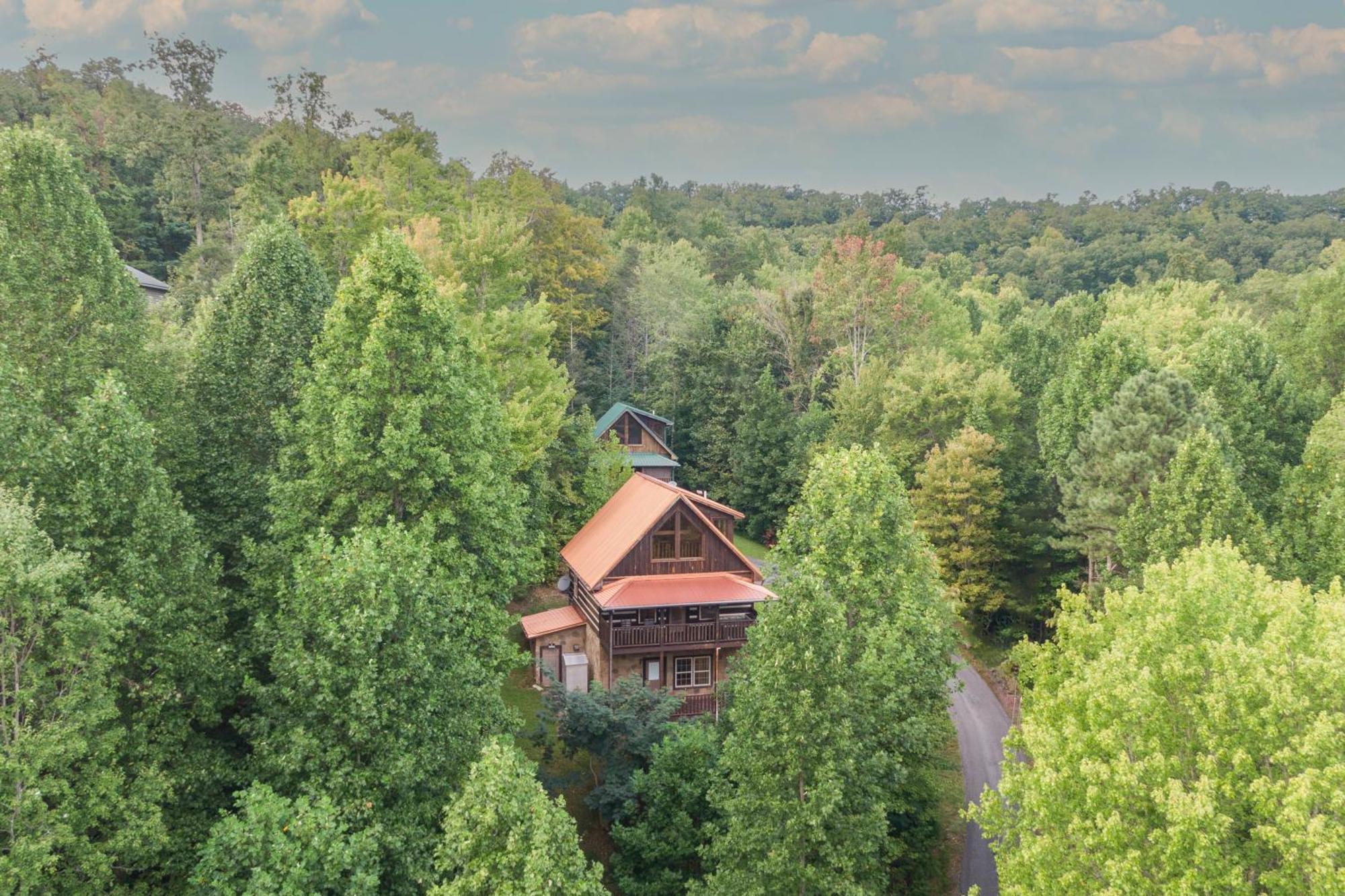 Holy Smokies Pool Palace Villa Gatlinburg Exterior photo